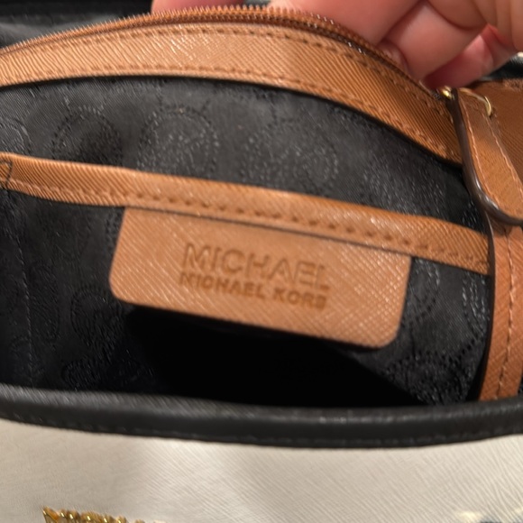 Michael Kors Bag Large Vintage Jet Set Traveler’s Tote Bag EUC - Picture 16 of 17